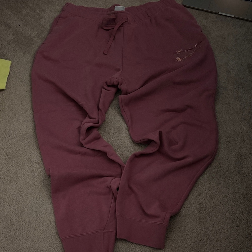 Nike Kids Sweatpants in Maroon